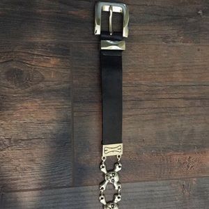 Skull cross bones belt